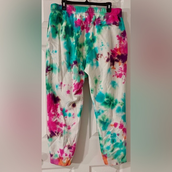 COPY - Nike Floral Tie Dye Custom Limtied Edition Sweatpants - Picture 4 of 11